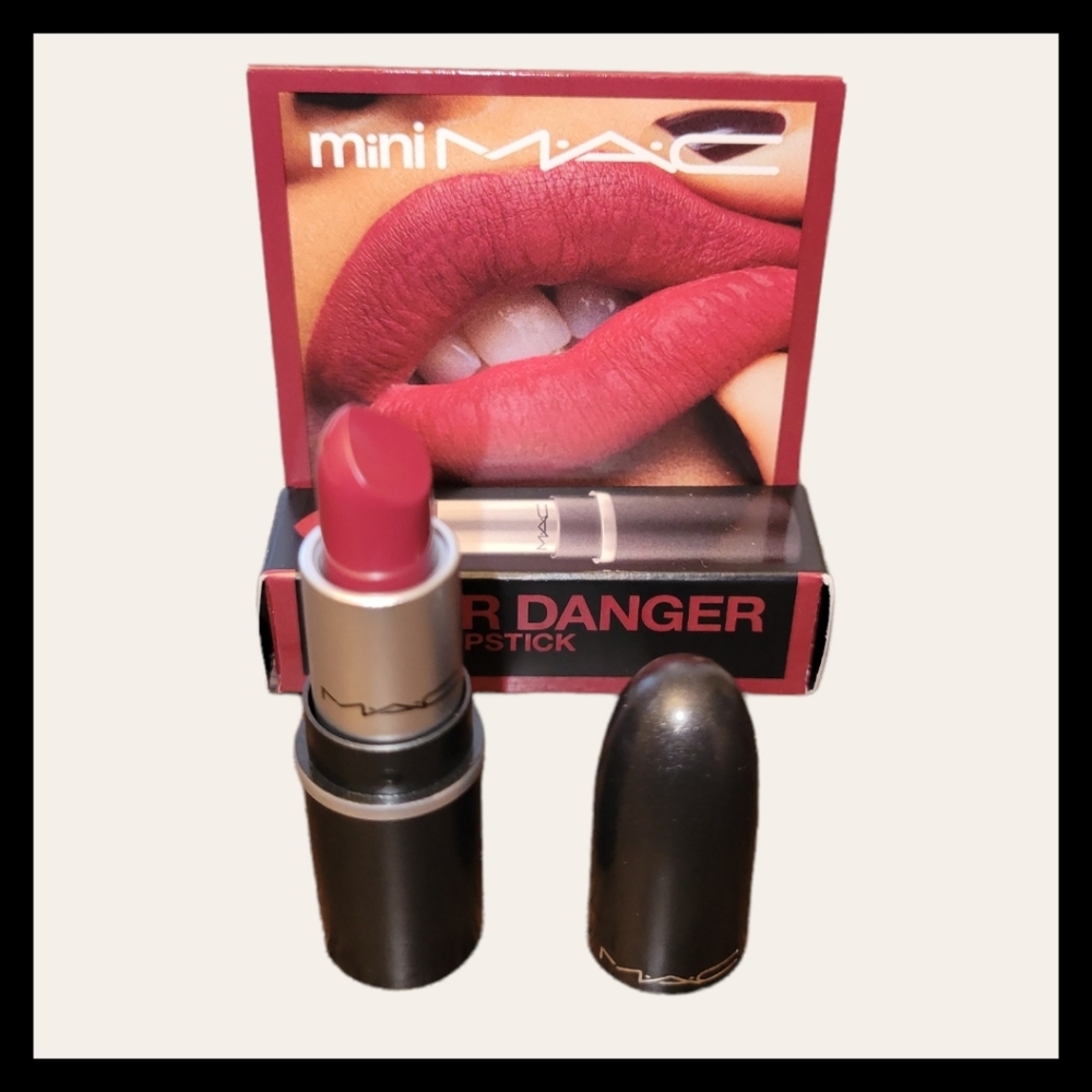 MAC Mini D For Danger Get It To Try Travel Gift Purse Perfect Lipstick New